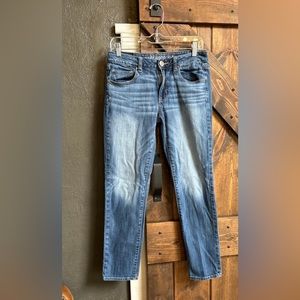 American Eagle Woman’s 8 skinny jeans